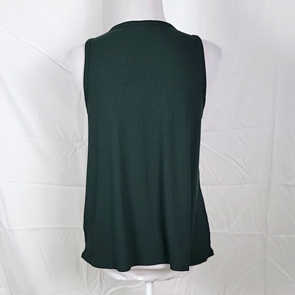 Old Navy Size S Luxe Dark Green Sleeveless Top, Excellent Used Condition - Picture 4 of 13